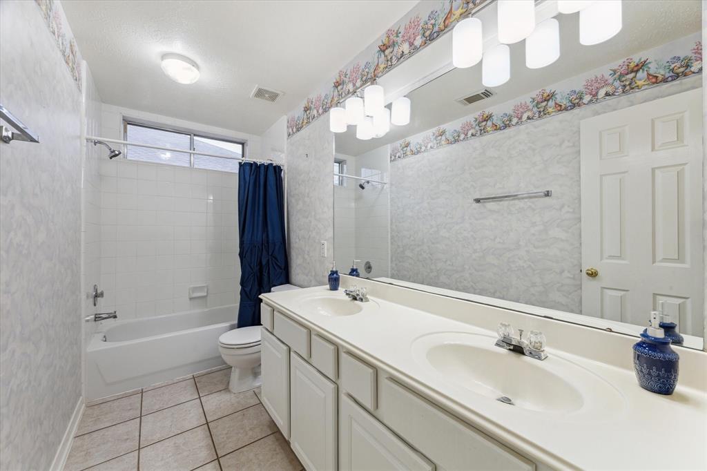 3301 English Oaks Boulevard, Pearland, Texas image 22