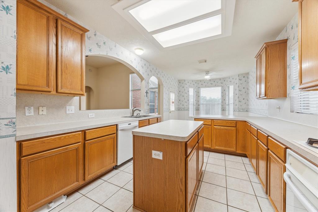 3301 English Oaks Boulevard, Pearland, Texas image 13
