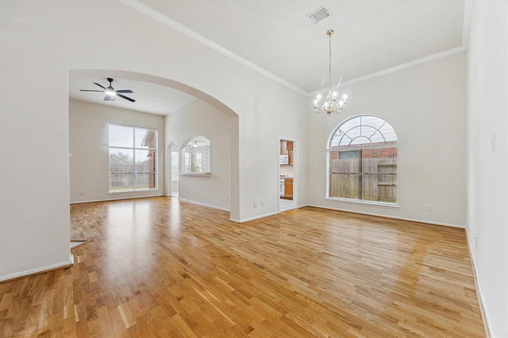 3301 English Oaks Boulevard, Pearland, Texas image 5