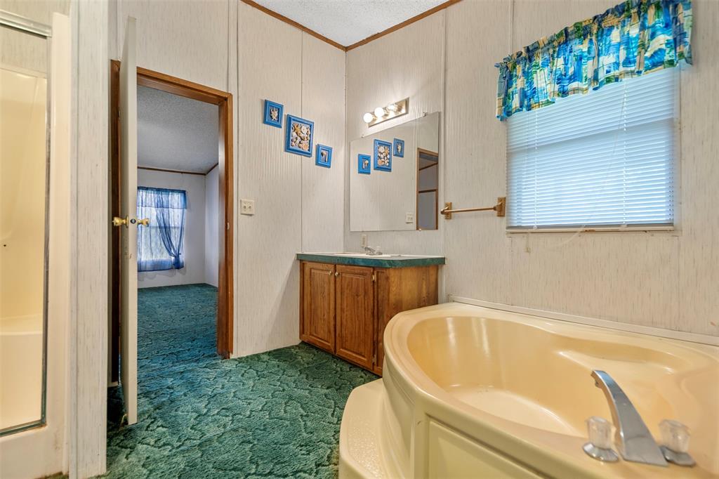 1001 E Stroker Road, Crosby, Texas image 9