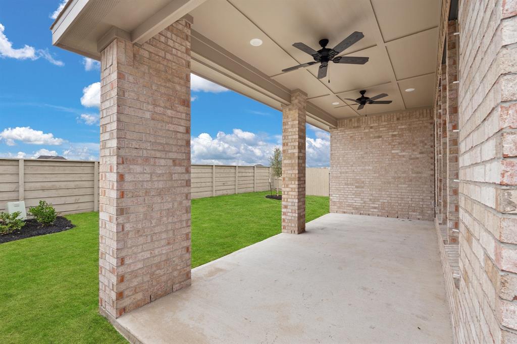 5110 Lime Meadow Lane, Manvel, Texas image 29