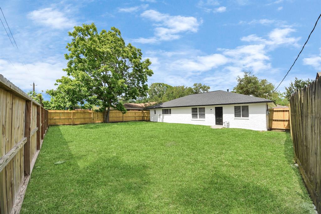 1502 Sierra Drive, Baytown, Texas image 35
