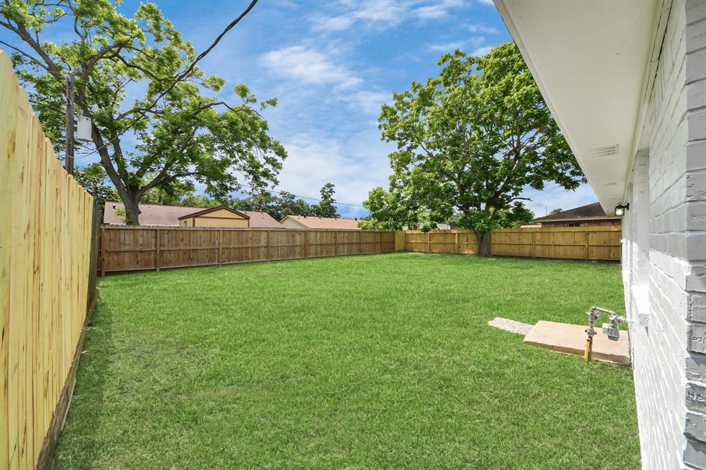 1502 Sierra Drive, Baytown, Texas image 34