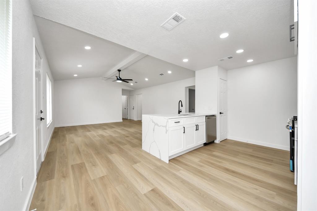 1502 Sierra Drive, Baytown, Texas image 12