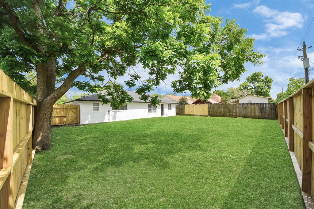 1502 Sierra Drive, Baytown, Texas image 32