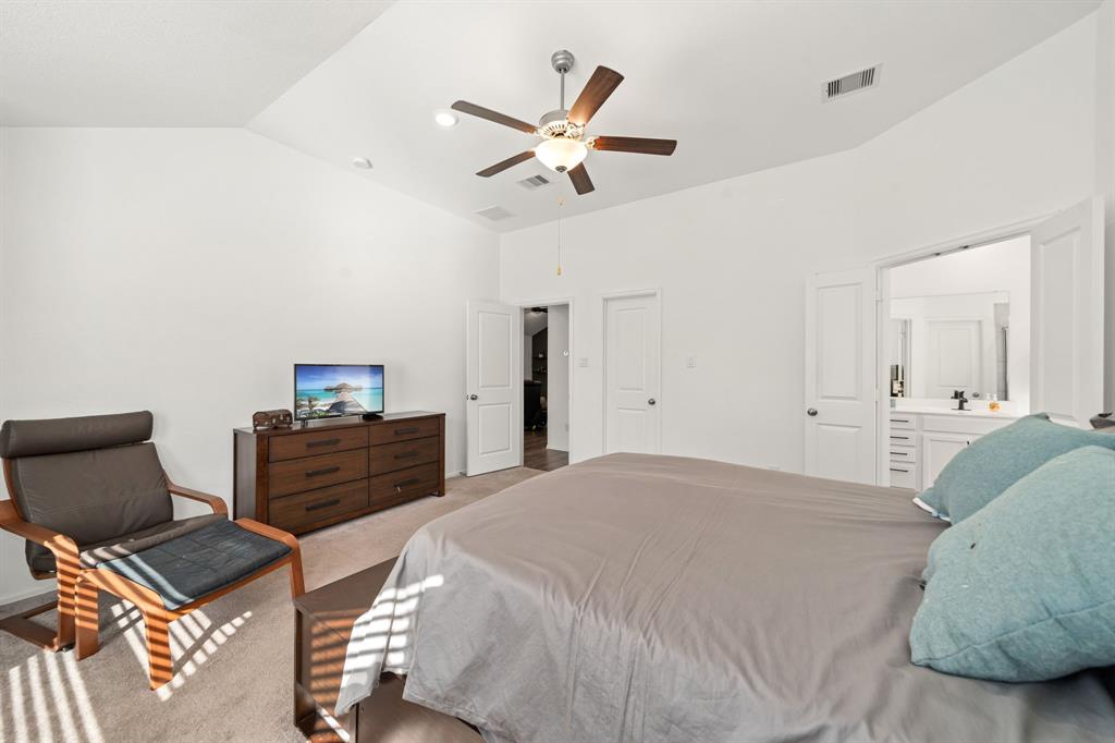 9315 Clearwater Bluff Lane, Houston, Texas image 17