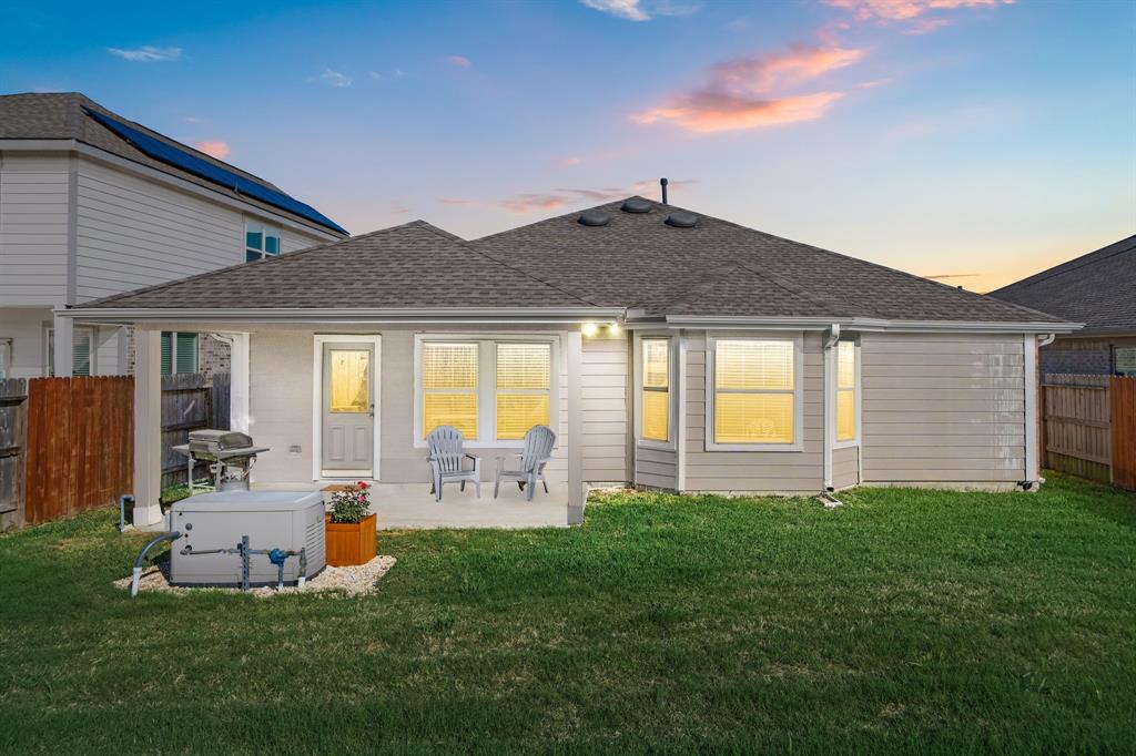 9315 Clearwater Bluff Lane, Houston, Texas image 2