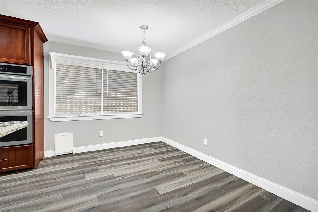 611 Sycamore Drive, Conroe, Texas image 15