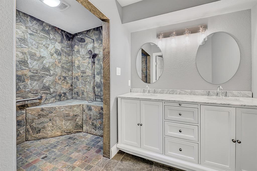 611 Sycamore Drive, Conroe, Texas image 21