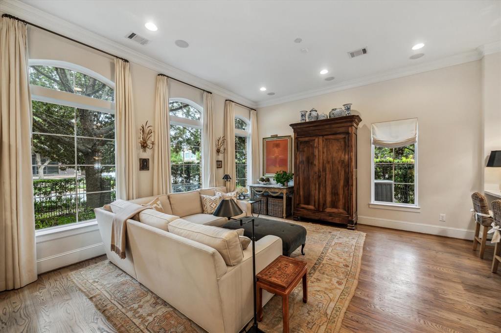 1126 Lake Pointe Parkway