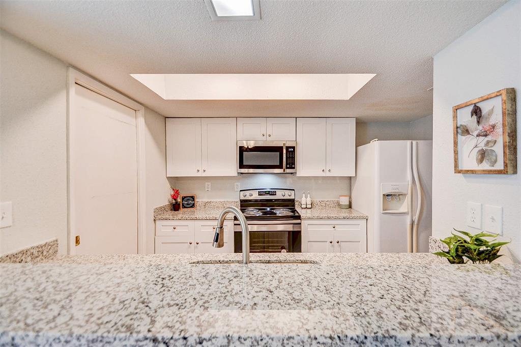 781 Country Place Drive #2077, Houston, Texas image 8