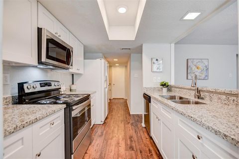 Photo of 781 Country Place Drive #2077, Houston, TX 77079 (MLS # 12732961)