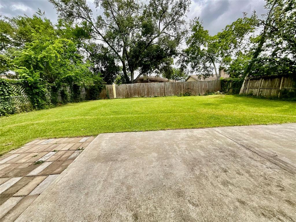 16819 Blackhawk Boulevard, Friendswood, Texas image 14