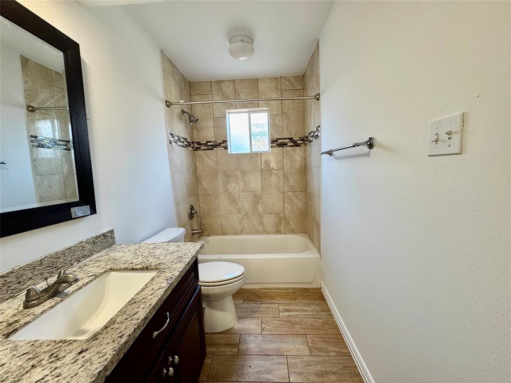 16819 Blackhawk Boulevard, Friendswood, Texas image 8
