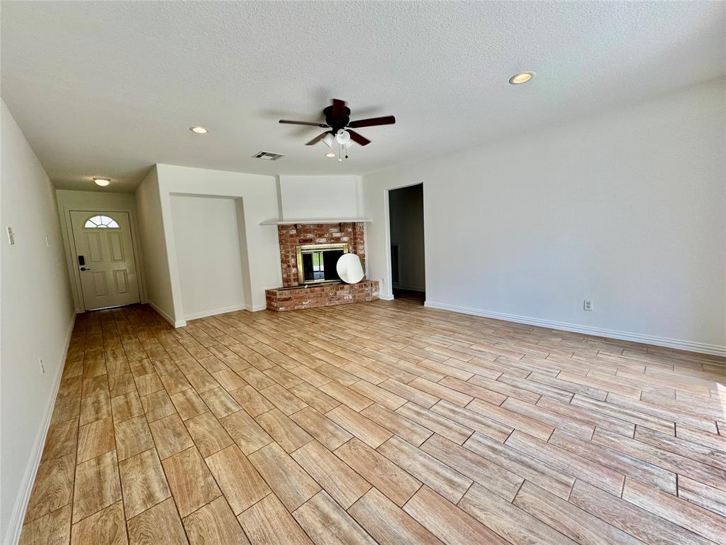 16819 Blackhawk Boulevard, Friendswood, Texas image 11