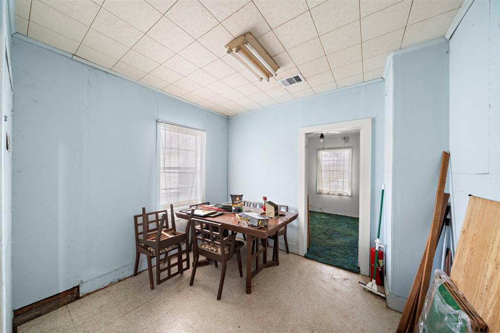 1108 Nottingham Drive, Angleton, Texas image 8