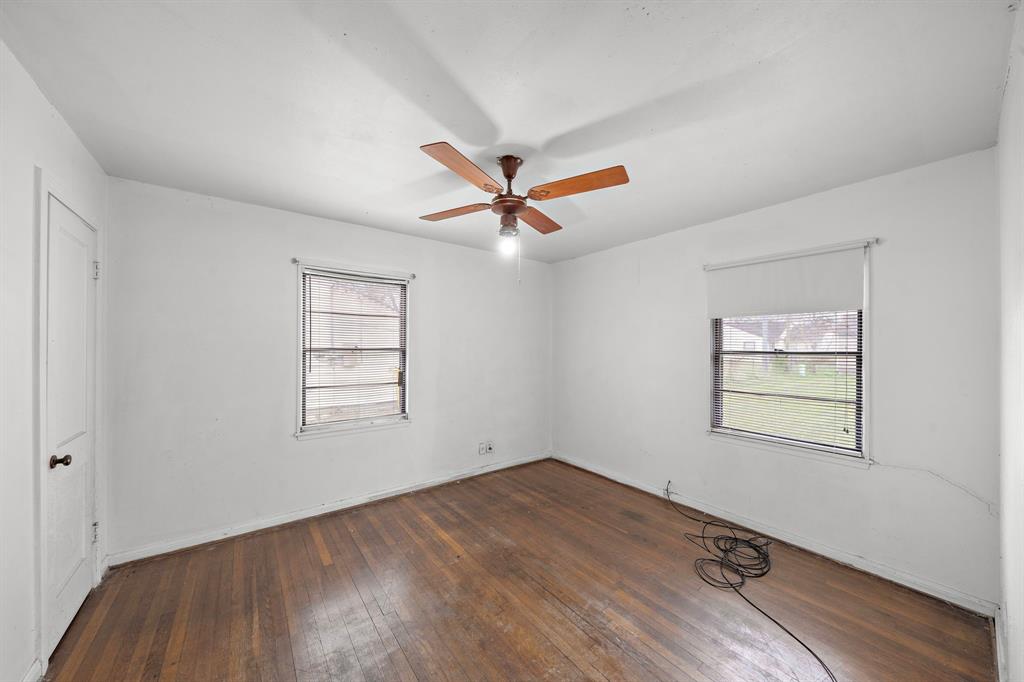 1108 Nottingham Drive, Angleton, Texas image 4