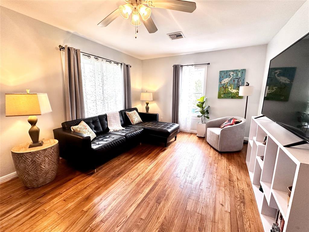 2110 49th Street, Galveston, Texas image 6
