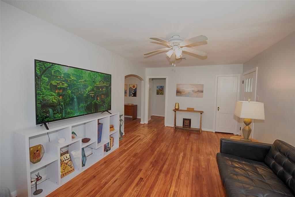 2110 49th Street, Galveston, Texas image 6