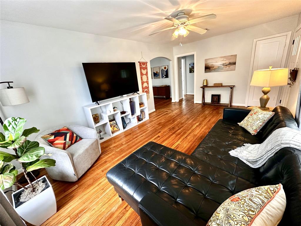 2110 49th Street, Galveston, Texas image 7