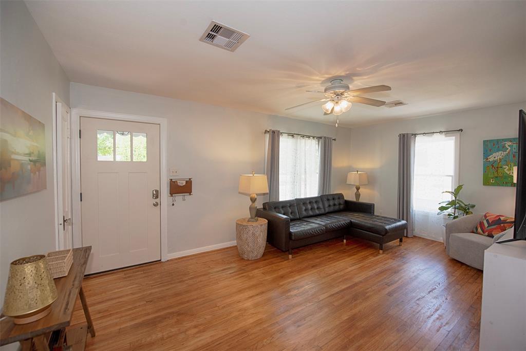 2110 49th Street, Galveston, Texas image 7
