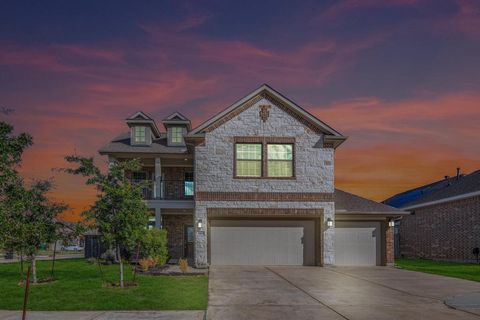 Single Family Residence in Baytown TX 8403 Hunters Cliff Drive.jpg