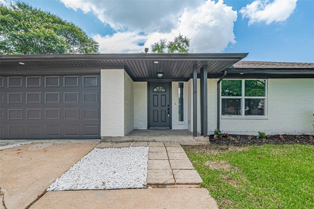 3407 Coachlight Lane