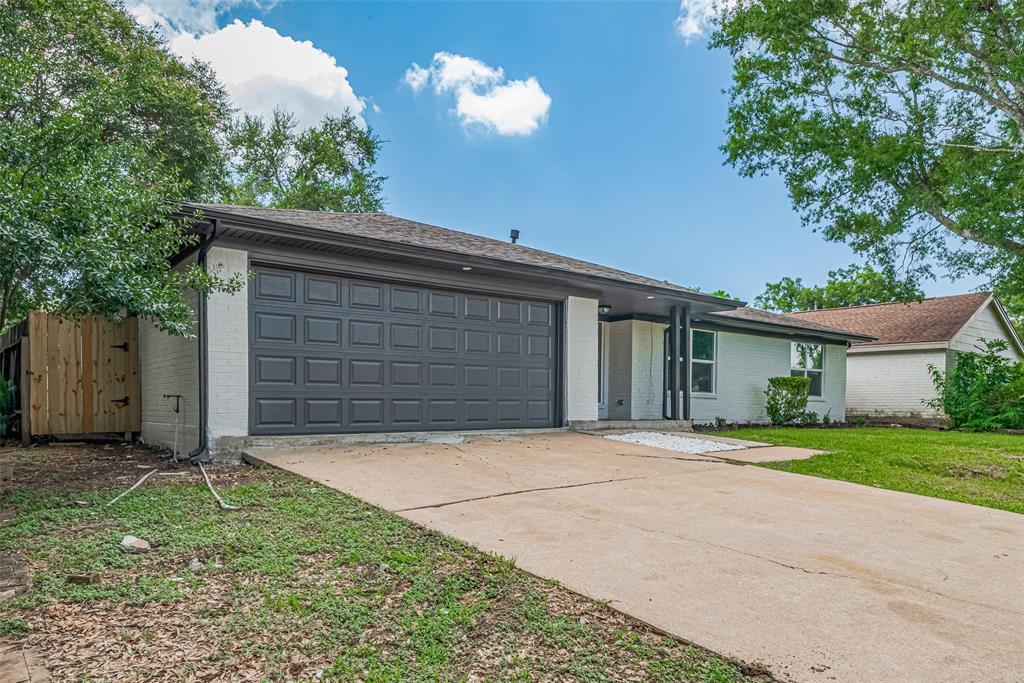 3407 Coachlight Lane