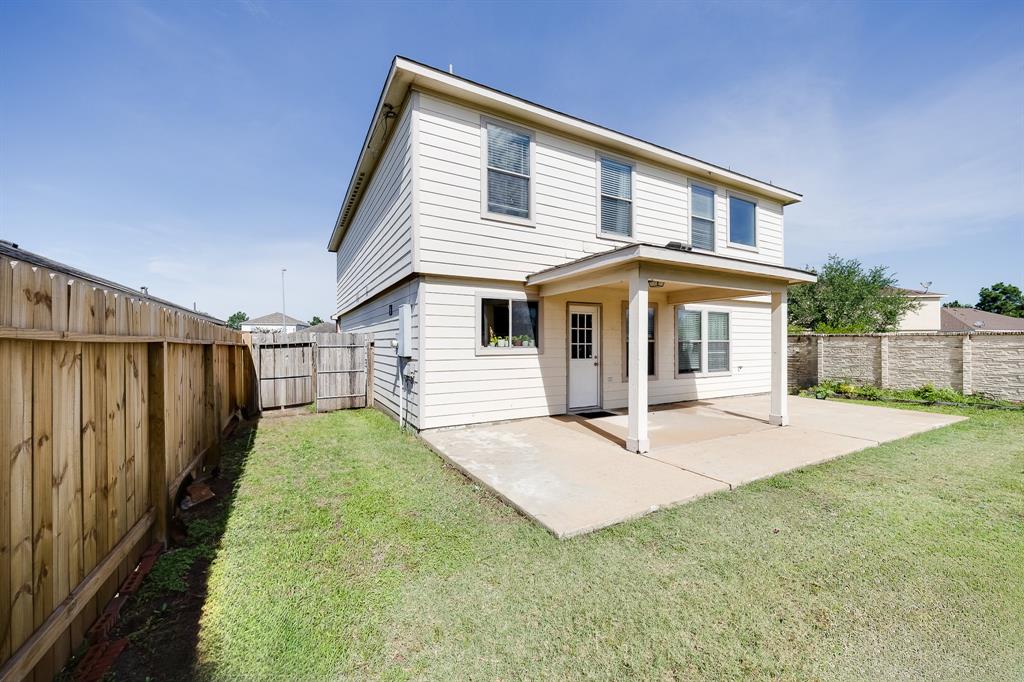 8106 Sweetstone Bluff Lane, Cypress, Texas image 36