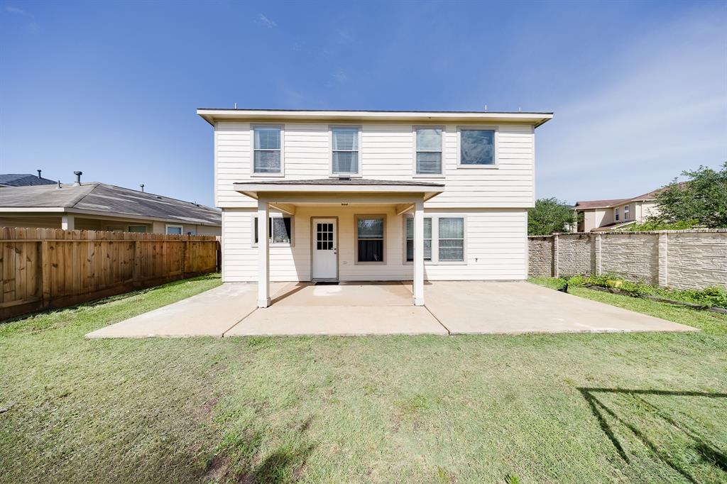 8106 Sweetstone Bluff Lane, Cypress, Texas image 6