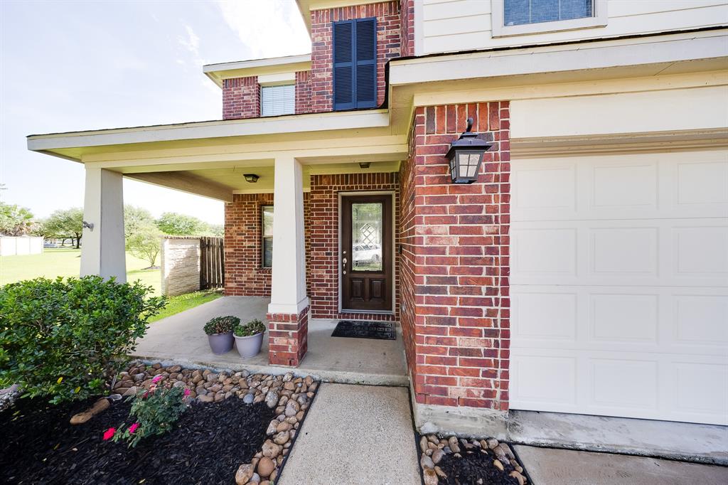8106 Sweetstone Bluff Lane, Cypress, Texas image 12