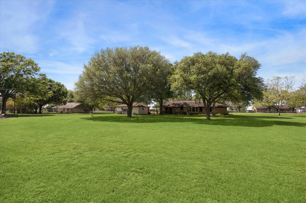 3511 Quail Circle, Sealy, Texas image 15
