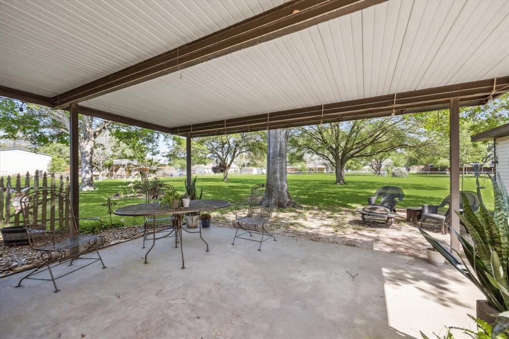 3511 Quail Circle, Sealy, Texas image 13