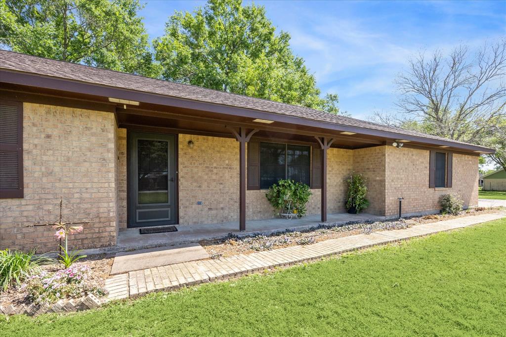 3511 Quail Circle, Sealy, Texas image 2