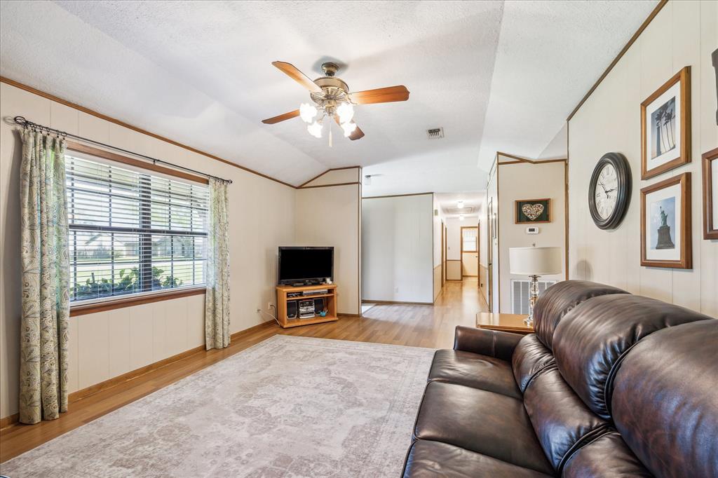 3511 Quail Circle, Sealy, Texas image 4