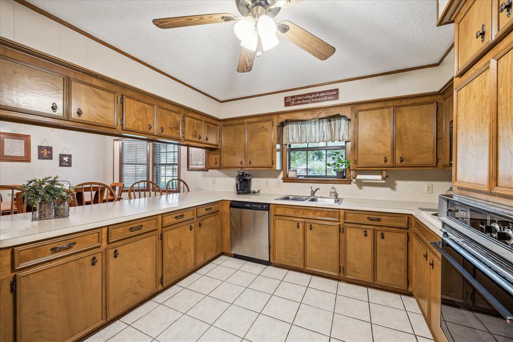3511 Quail Circle, Sealy, Texas image 7