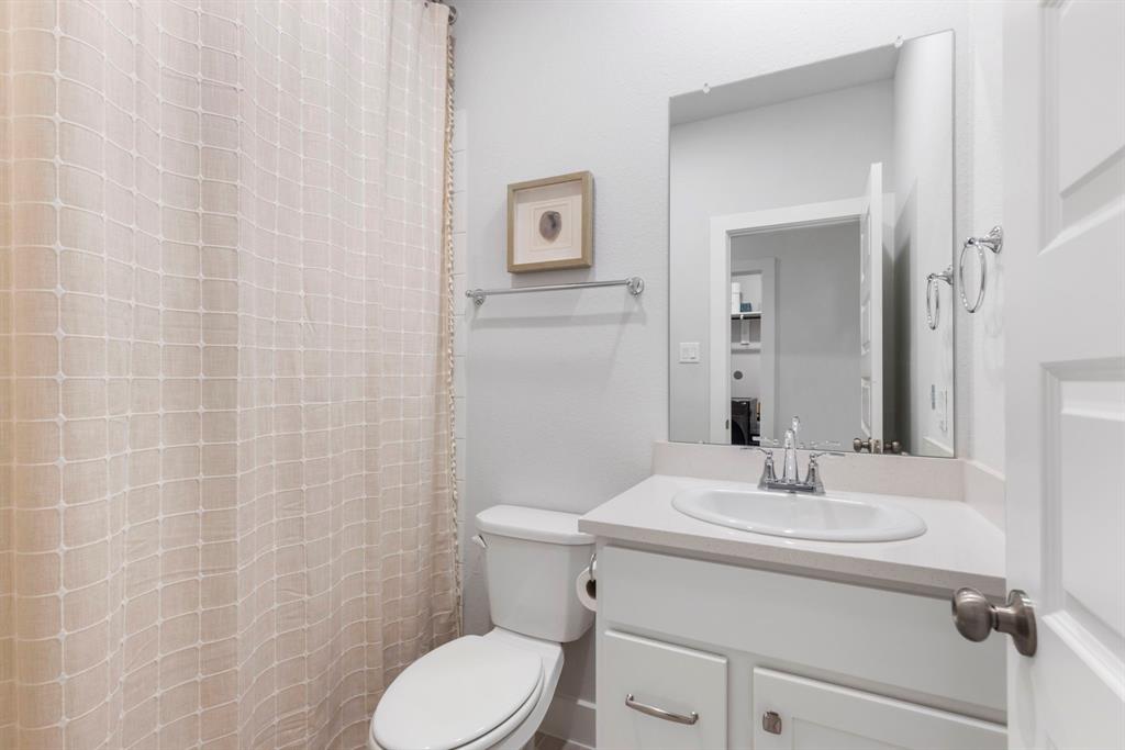 444 Texoma Plains Drive, Conroe, Texas image 16