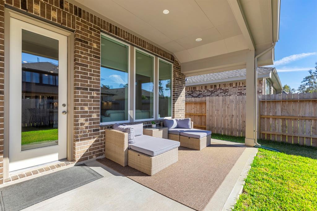 444 Texoma Plains Drive, Conroe, Texas image 21