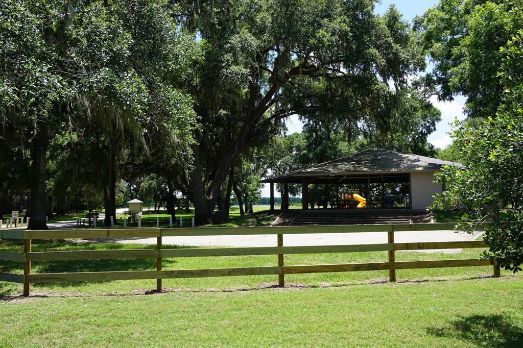 Wrangler Bend, Angleton, Texas image 6