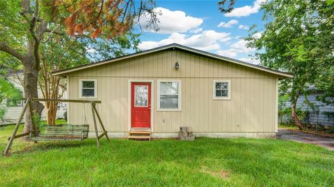 A home in Clute