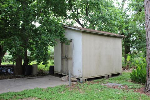 A home in Clute