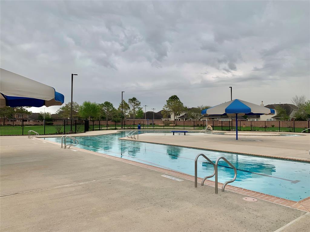 2706 Mystic Cove Lane, Pearland, Texas image 48