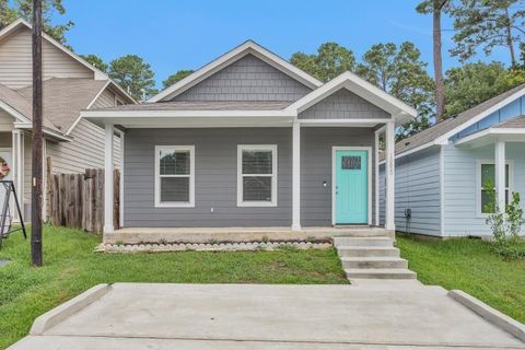 Photo of 16850 Glenheath, Montgomery, TX 77316 (MLS # 95914635)