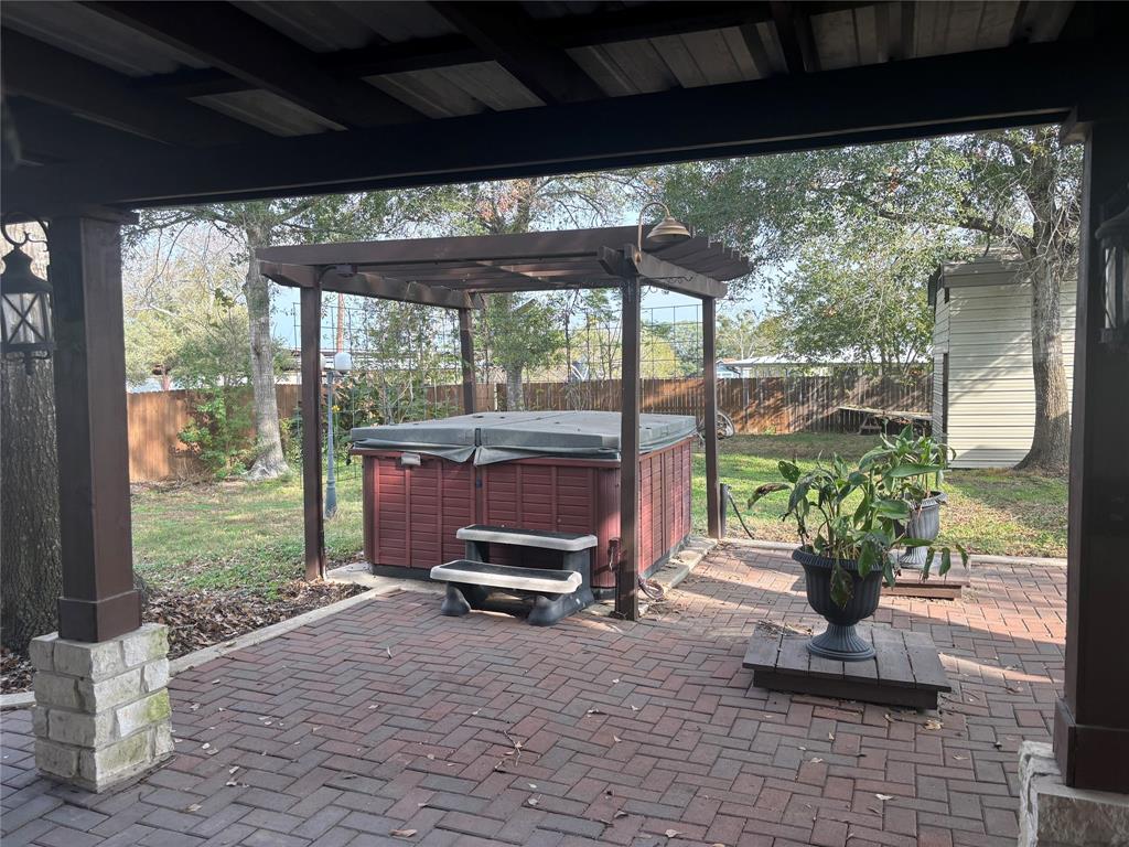 115 Saint Louis Street, Flatonia, Texas image 7