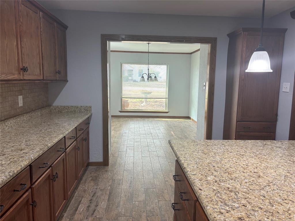 115 Saint Louis Street, Flatonia, Texas image 11