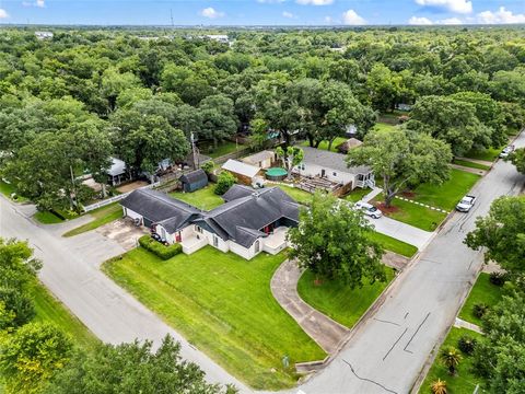 A home in League City