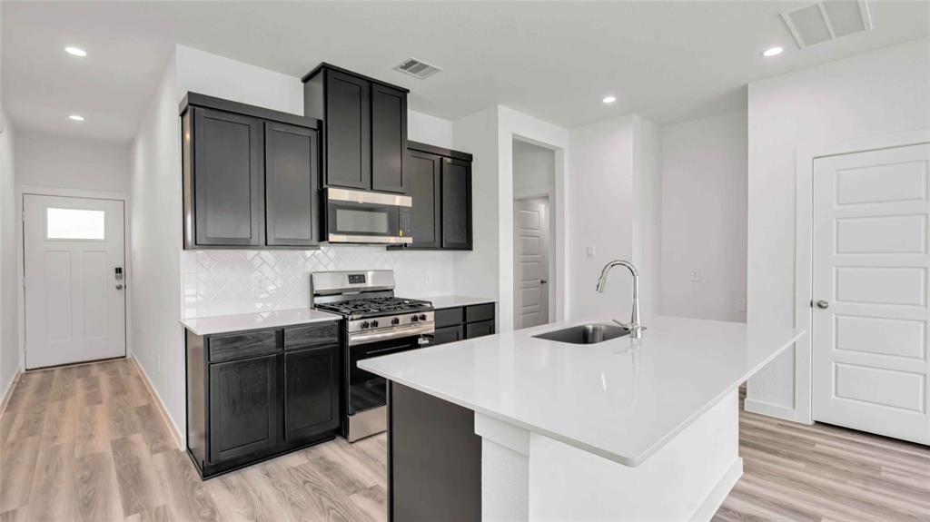 2912 Crown Gate Drive, Houston, Texas image 4