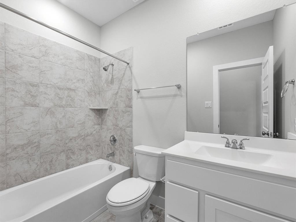 29763 Bur Creek Lane, Fulshear, Texas image 13