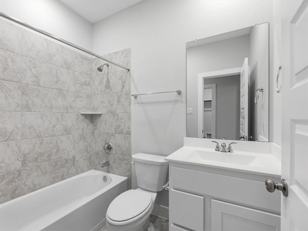 29763 Bur Creek Lane, Fulshear, Texas image 15