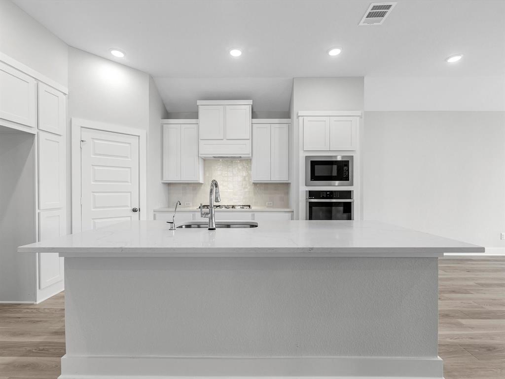 29763 Bur Creek Lane, Fulshear, Texas image 3